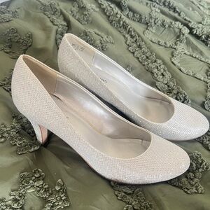 Elegant Silver Women's Heels Call it Spring